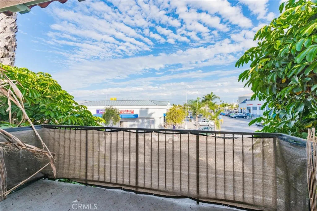 1207 Obispo Avenue 210, Long Beach, California 90804 home-pic-10